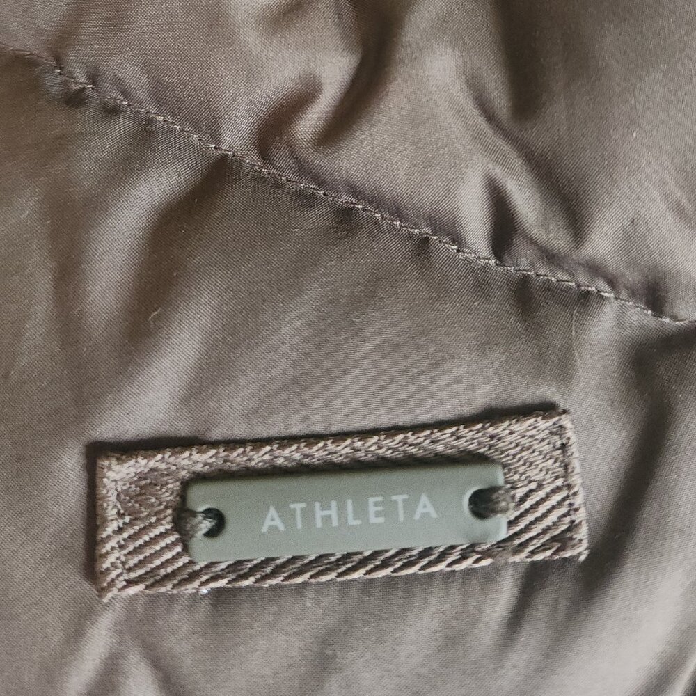 Athletica cream and army green vest womens small - Picture 5 of 5